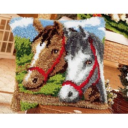 Coussins Point Noue Vervaco Deux chevaux à la barrière