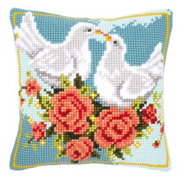 Coussin point de croix Vervaco Tourterelles sur un coeur de roses