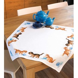 kit Nappe - Broderie Point de Croix compté Vervaco Les chats et les pelotes de laine
