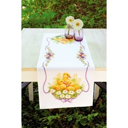 kit Chemin de table - Broderie Point de Croix compté Vervaco Un nid fleuri de canetons