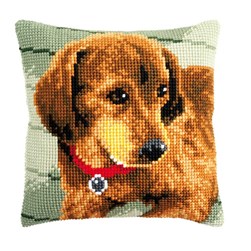 Coussin point de croix Vervaco Teckel sur le parquet
