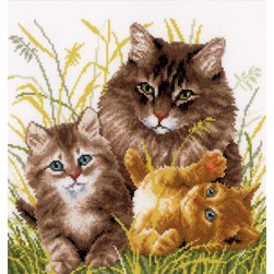 kit Point de croix Vervaco La chatte et ses enfants dans l'herbe